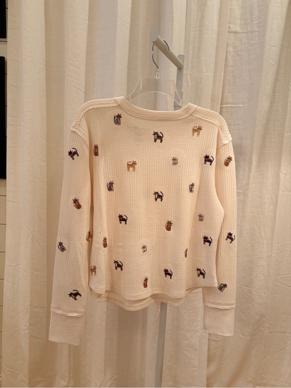 NATURAL LIFE Cream Waffle Knit Crew with Cute Assorted Cats Embroidery. Medium - Picture 2 of 8